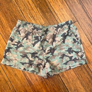 NWOT Columbia Camo Shorts